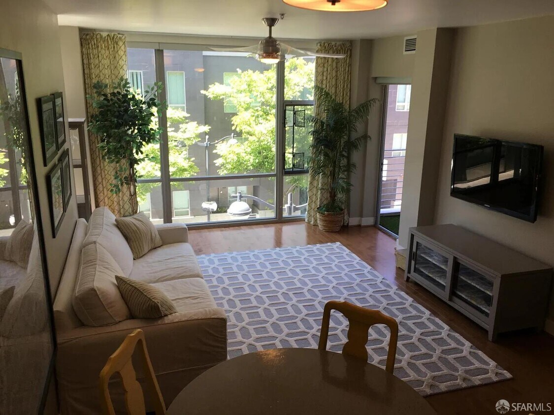Foto principal - 235 Berry St