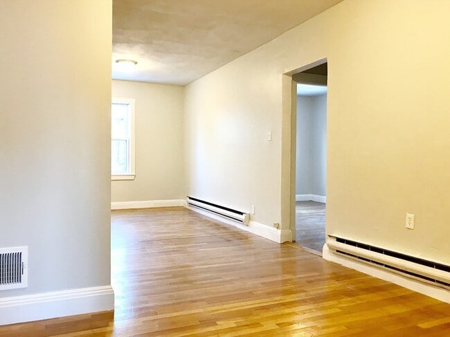 Building Photo - 44 Rockvale Cir