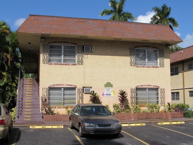 Building Photo - 1423 SW 2nd St