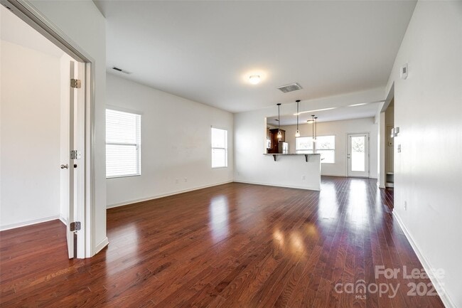Building Photo - 826 Summerlake Dr