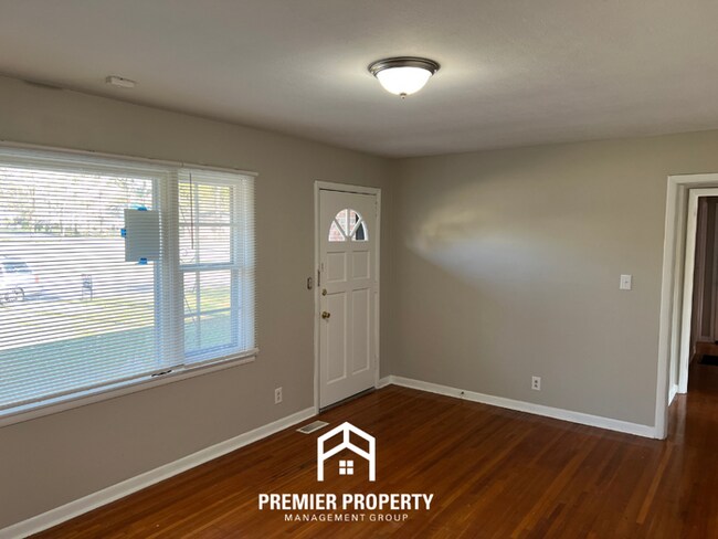 Foto del edificio - 3121 Teton Cir NW