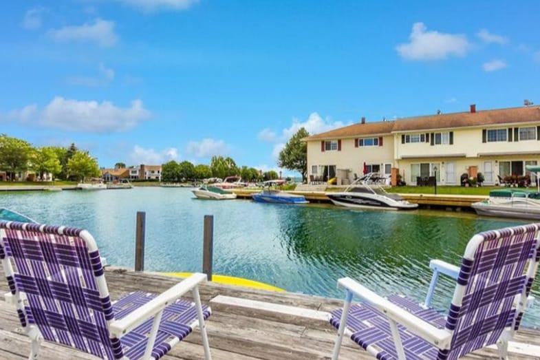 Canal-side Living - 124 Holiday Harbour