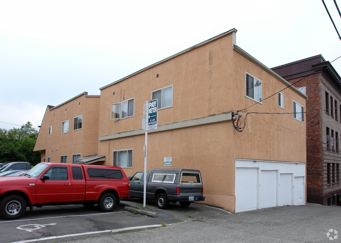 Building Photo - 209 1st Ave N