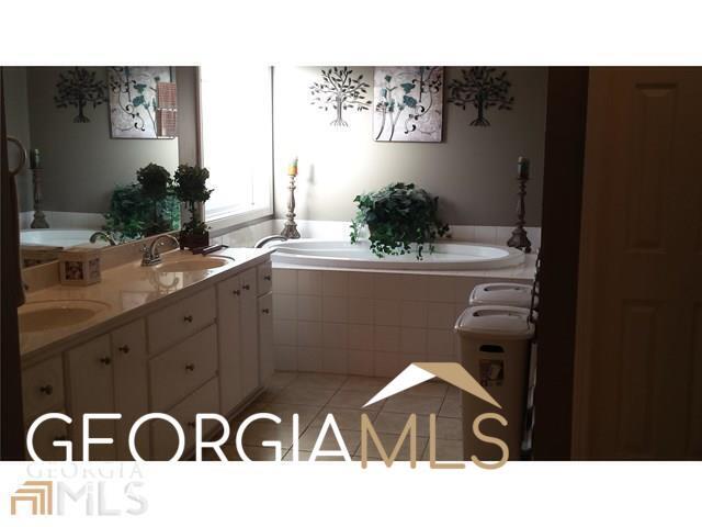 Foto del edificio - 1028 Hunters Pointe Dr