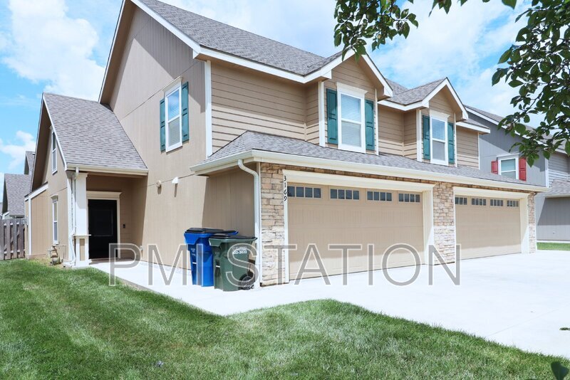 Primary Photo - 3169 Charlotte Ln
