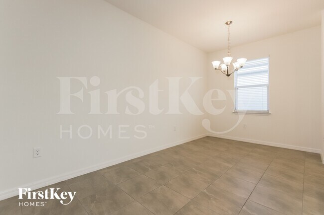 Foto del edificio - 620 Crown Rose Dr