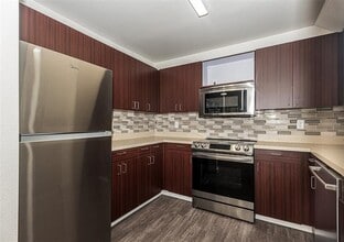 Building Photo - 3022 Forest Ln