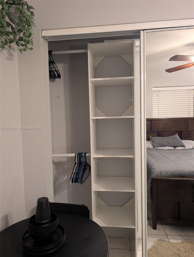 Foto del edificio - 945 SW 9th St