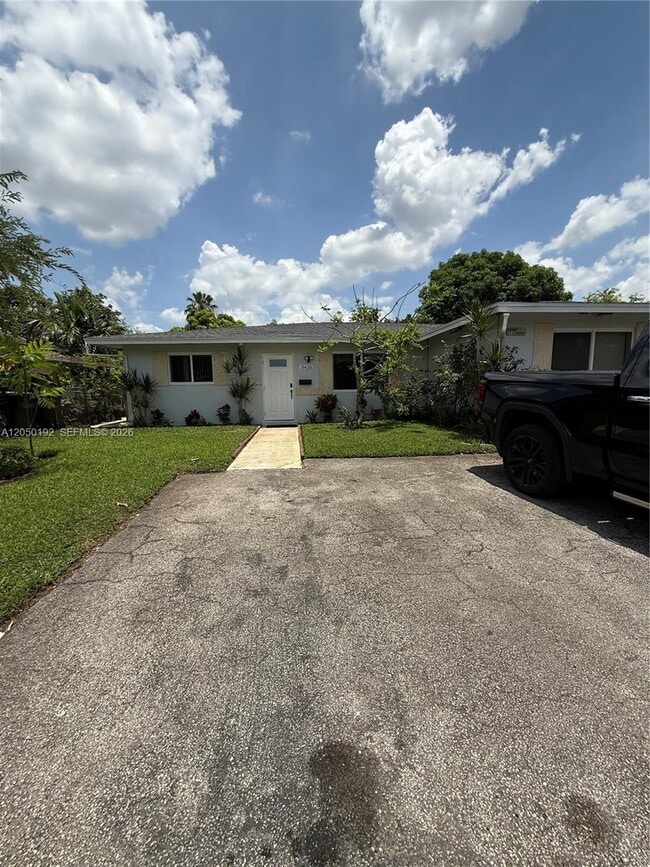 Building Photo - 5431 NW 17th Ct