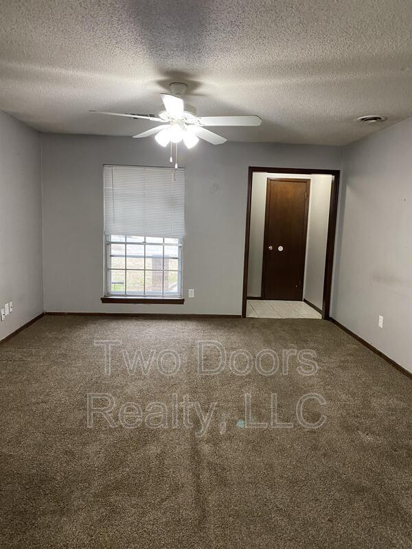 Building Photo - 7226 NW 5th St