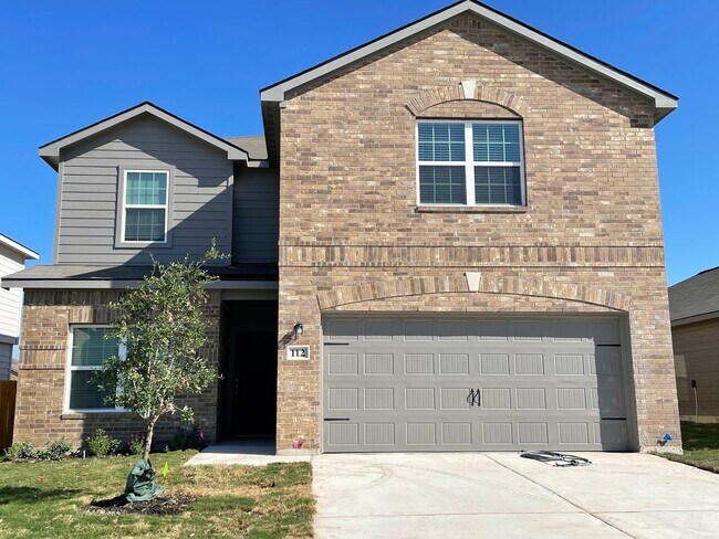 Building Photo - 2542 Sq Ft, 5 Bed 2.5 Ba - 2 Living Rms & Walk-In Shower - Jarrell