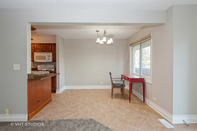 Building Photo - 6818 Roberts Dr