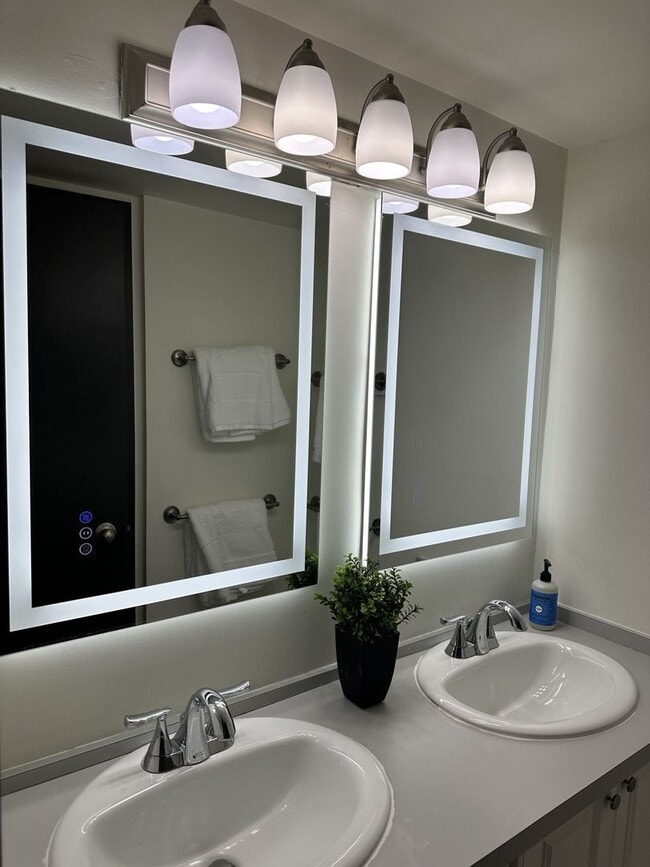 Interior Photo - Haven on Geddes
