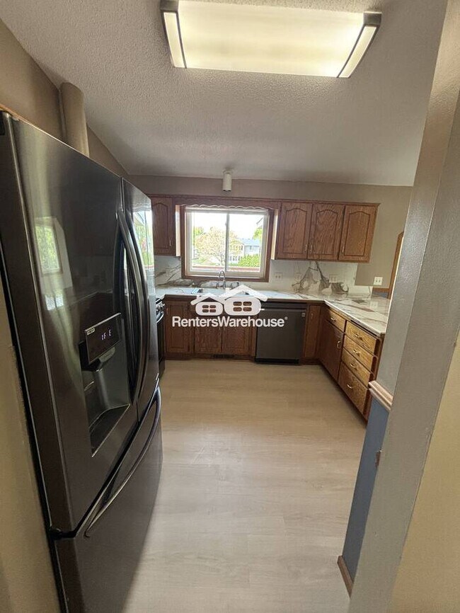 Foto del edificio - Available Now 4 Bedroom 2 Bath Single Family Home in Shakopee