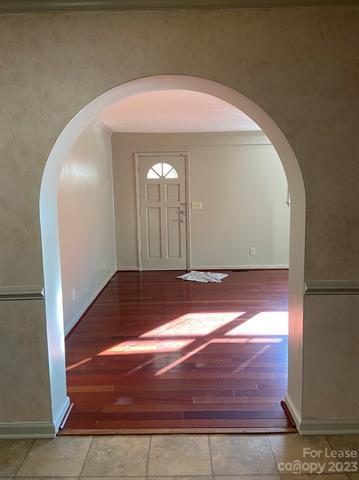 Foto del edificio - 319 Glenhaven Dr
