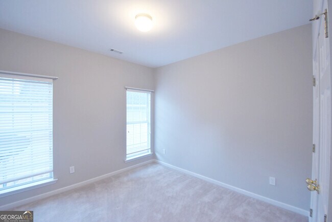 Foto del edificio - 219 Turnbridge Cir