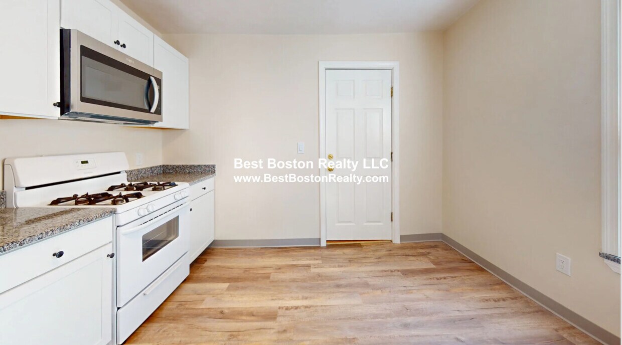 Primary Photo - 10 Linden St