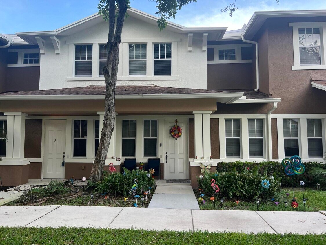 975 Millbrae Ct Unit 4, West Palm Beach, FL 33401 Condo for Rent in
