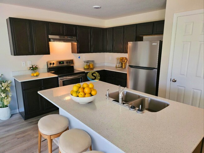 Foto del edificio - Dazzling 2BR/2BA Duplex for Rent