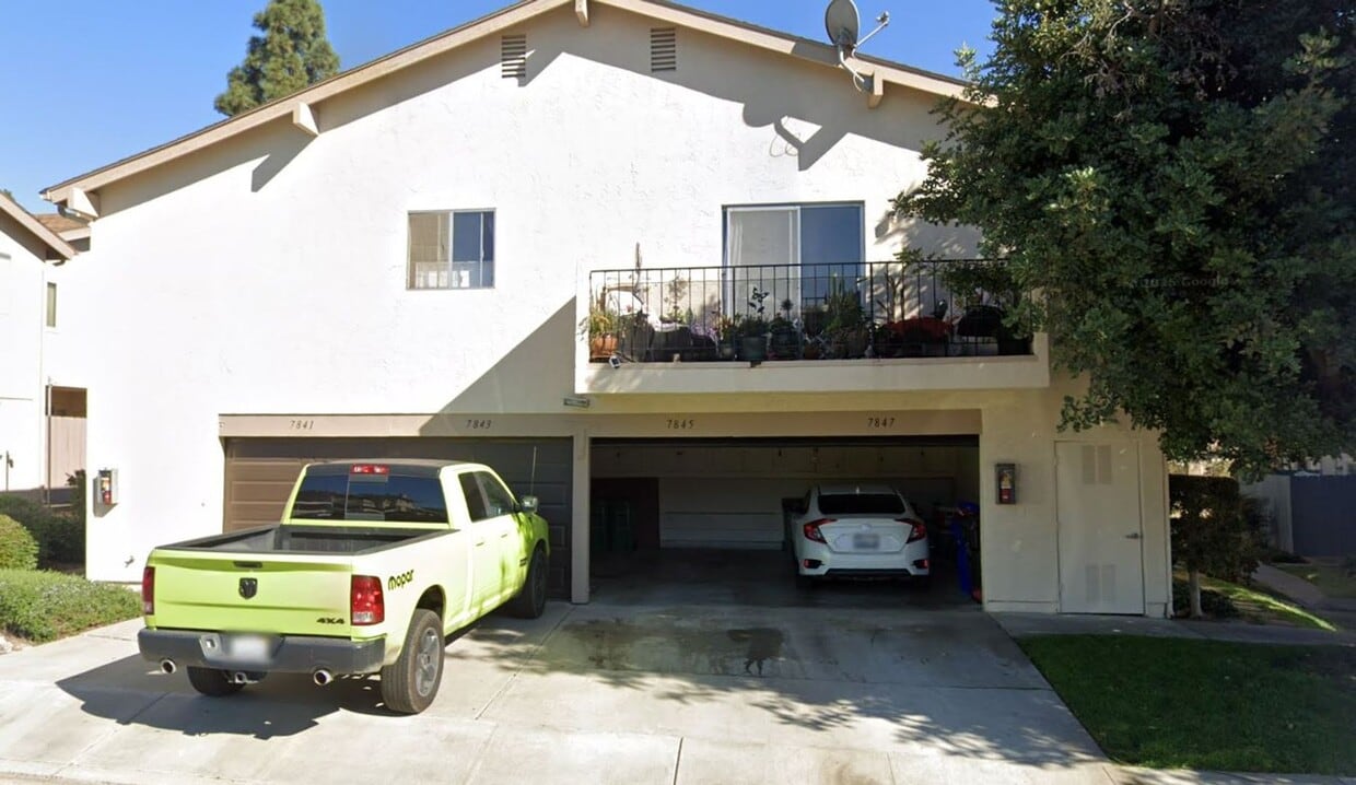 Primary Photo - Stunning 3-Bedroom 1.5 bath home located i...