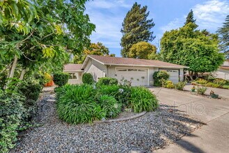 Building Photo - 216 Joaquin Dr