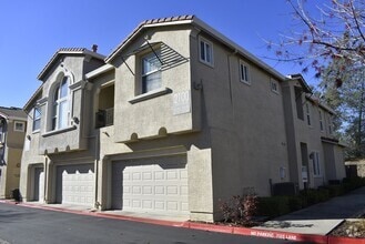Building Photo - 2103 Ferry Cir
