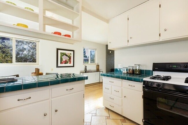 Kitchen - 1299 Carlotta Ave