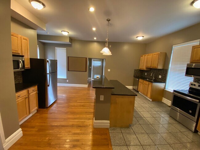 Foto del edificio - 1470 Neil Ave