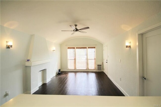 Building Photo - 4225 Maycrest Ave