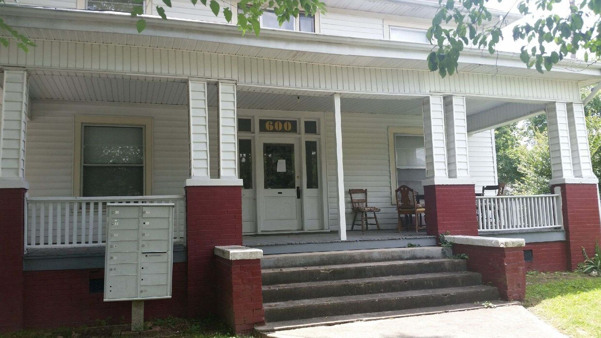 Primary Photo - 600 Radford Pl