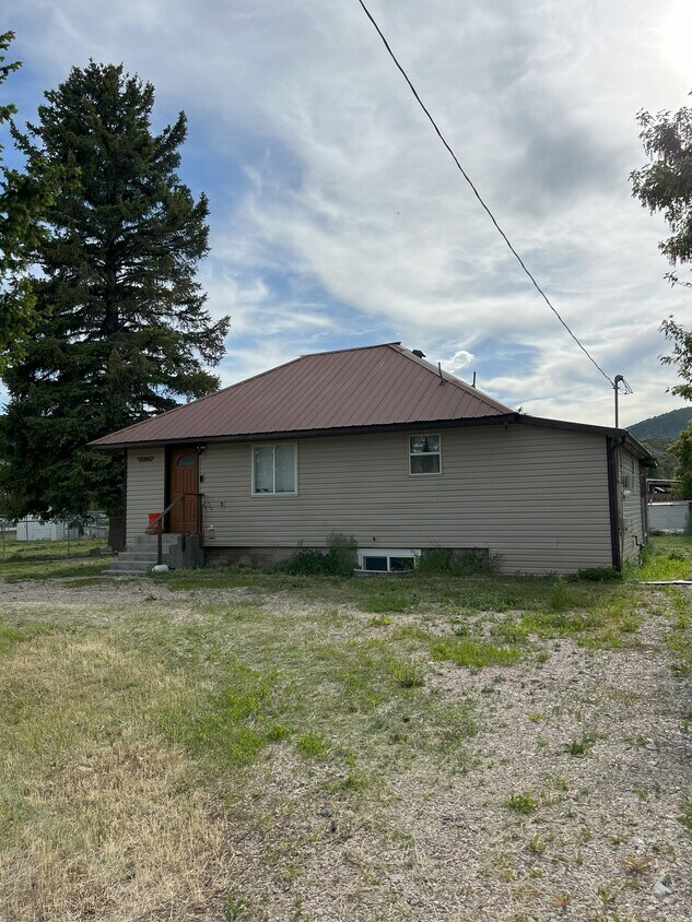 Primary Photo - 795 4900 W