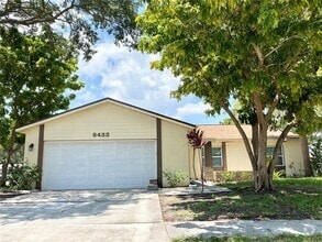 Building Photo - 8433 Somerset Dr
