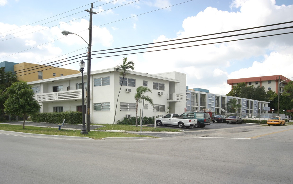 Building Photo - Carmelia Apartments