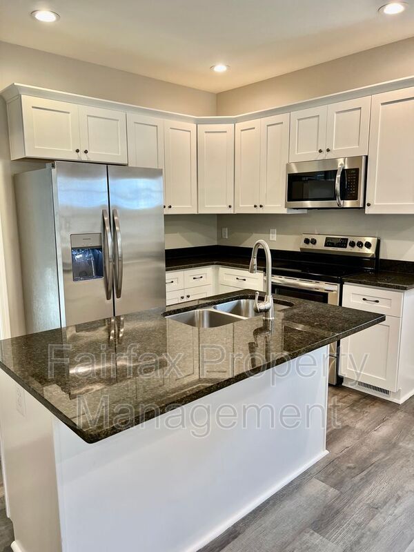 Building Photo - 724C Liberty St.