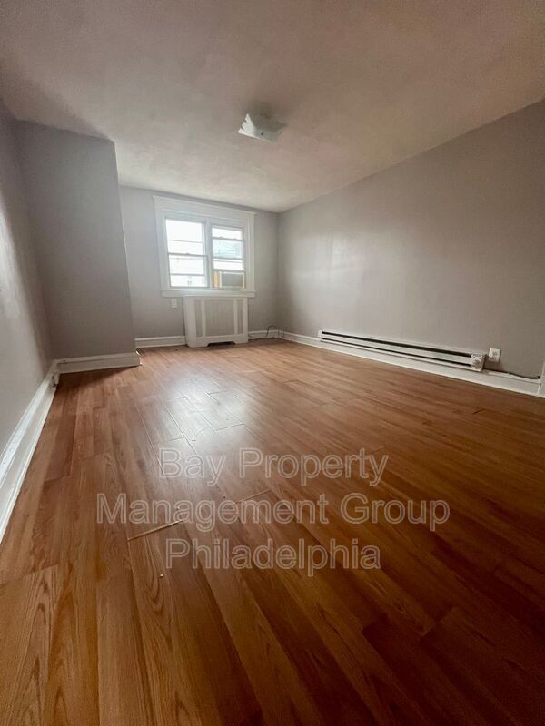 Building Photo - 239 Long Ln