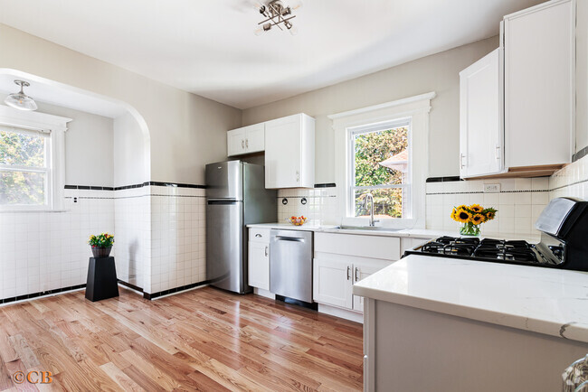 Building Photo - 6 Cloverhill Pl