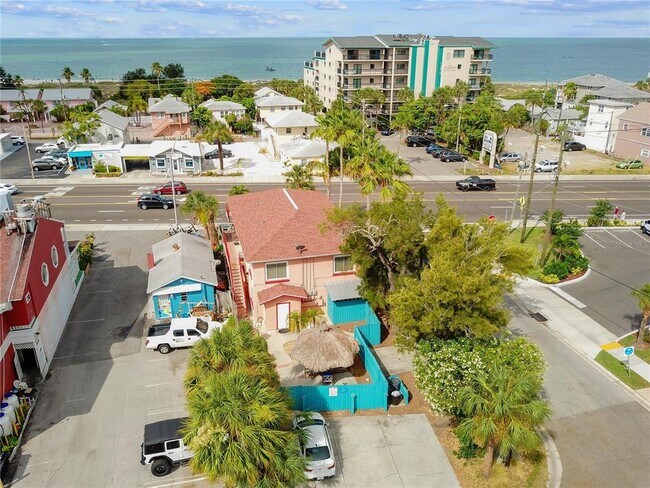 Foto del edificio - 13047 Gulf Ln