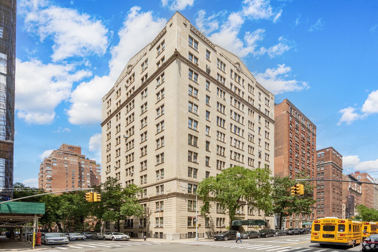 Primary Photo - Umbria Apartments