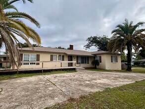 Building Photo - 1206 Buena Vista Blvd