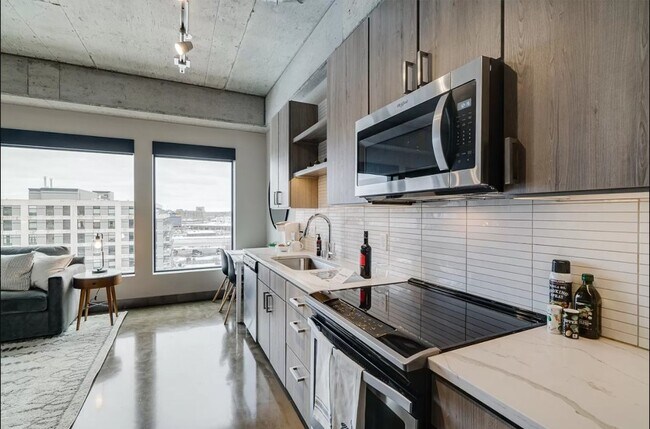 Building Photo - 728 3rd St N