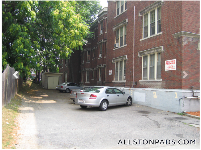 Building Photo - 15 Glenville Ave