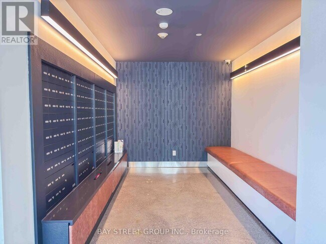 Building Photo - 8 Rouge Valley Dr W