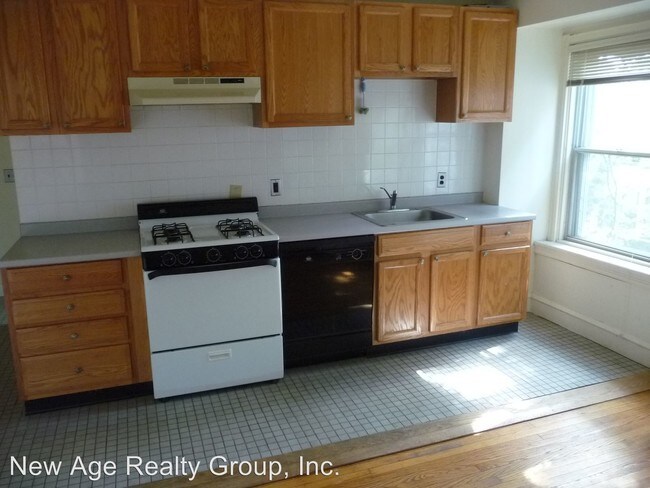 Building Photo - 4724 Warrington Ave