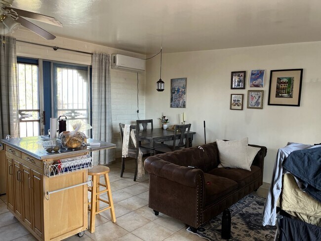 Foto del edificio - 1703 E 13th St