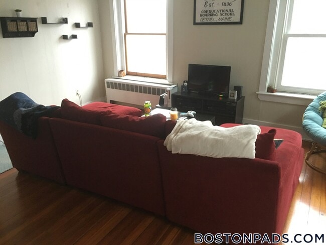 Building Photo - 435 Hanover St