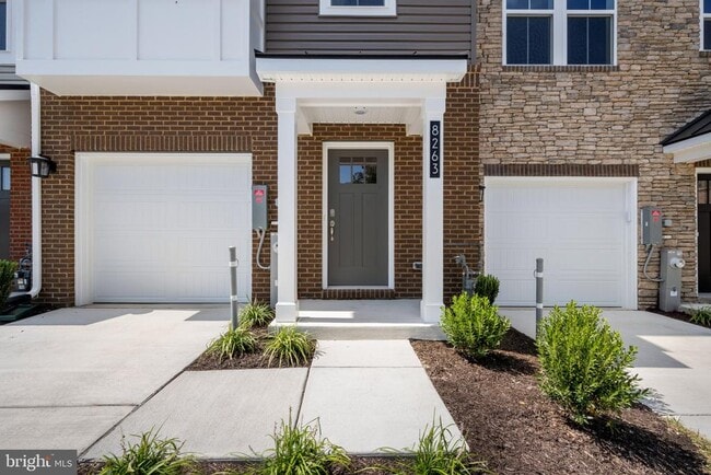 Foto del edificio - 8263 Longford Rd