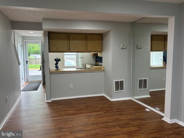 Foto del edificio - 8335 Windfall Rd