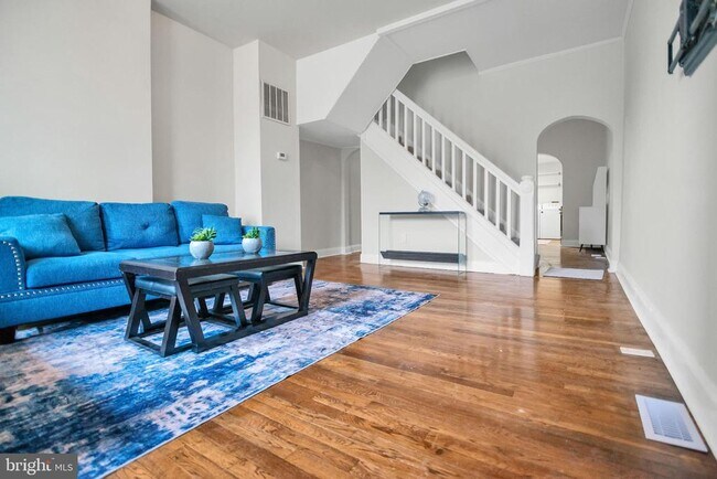 Foto del edificio - 2214 Wilkens Ave