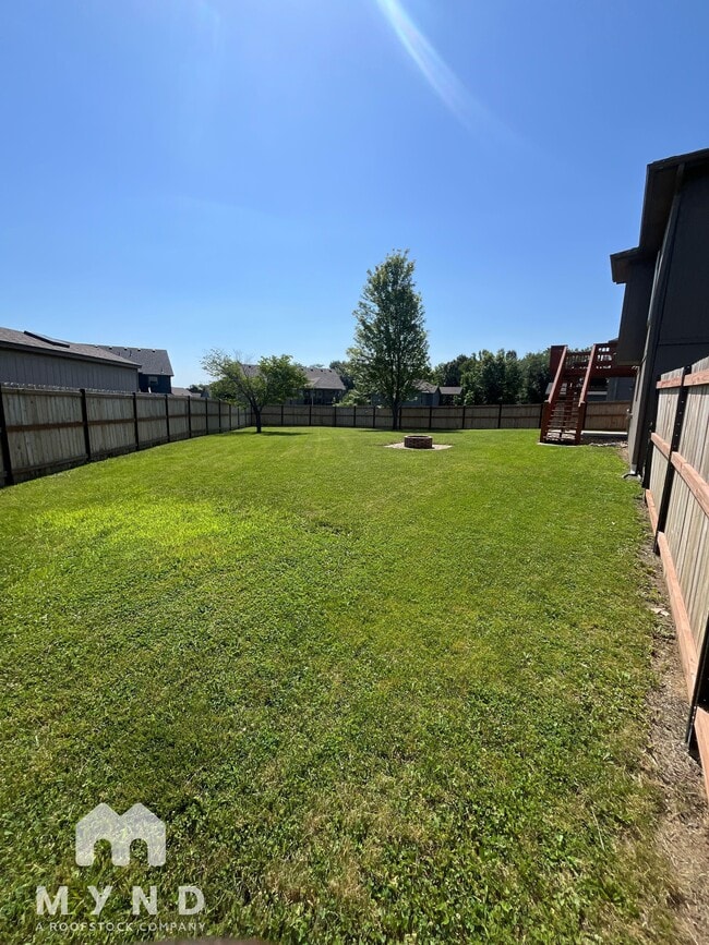 Building Photo - 1505 Clear Creek Dr