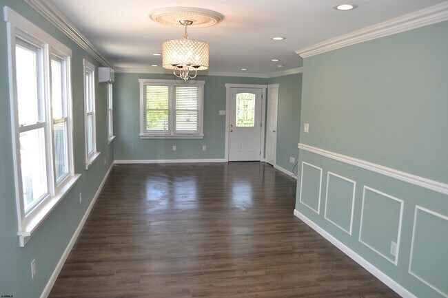 Building Photo - 202 Harbor Dr